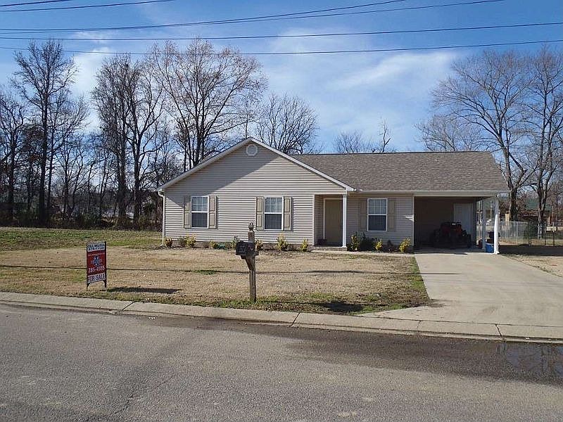 2nd image of 823 Slate Dr