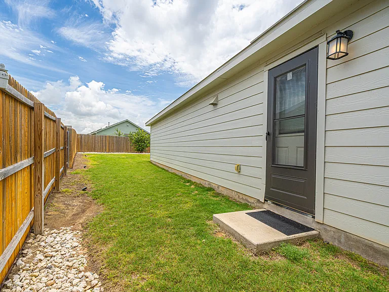 6410 Magee Run — Photo 24