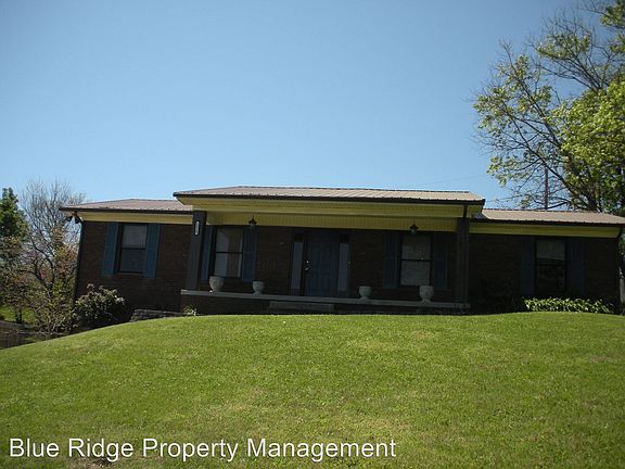 2nd image of 1028 Starling Dr