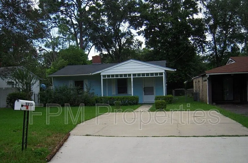 3 bed, 2.0 bath, 1188 sqft, $1,495 — Photo 2