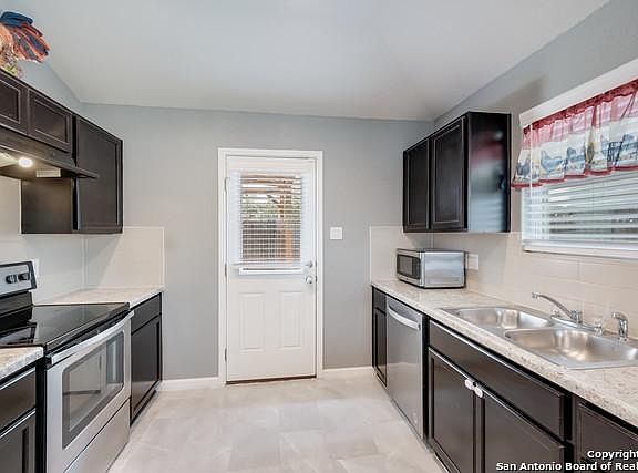 3rd image of 7647 Palomino Ct
