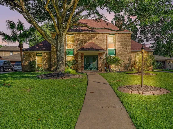 18562 Martinique Dr, Houston, TX 77058