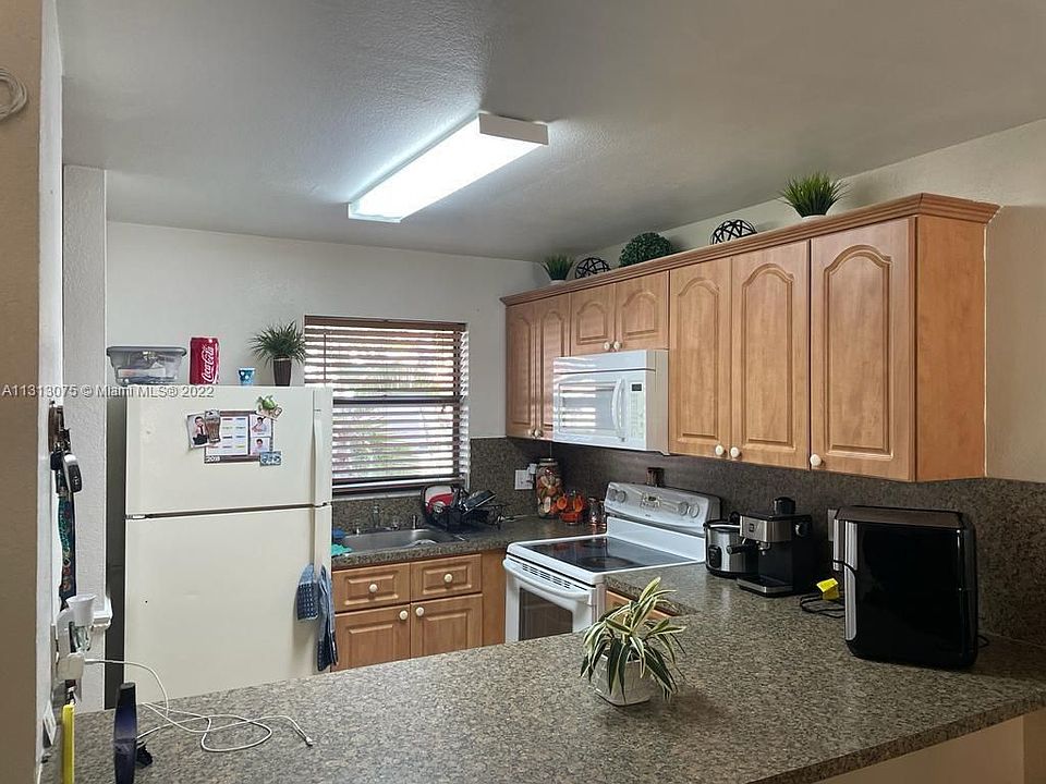 1st image of 1318 W 42nd St #1318