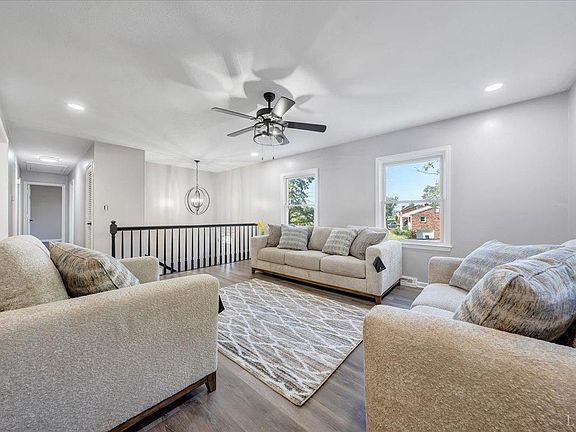 3rd image of 511 Arrowhead Dr