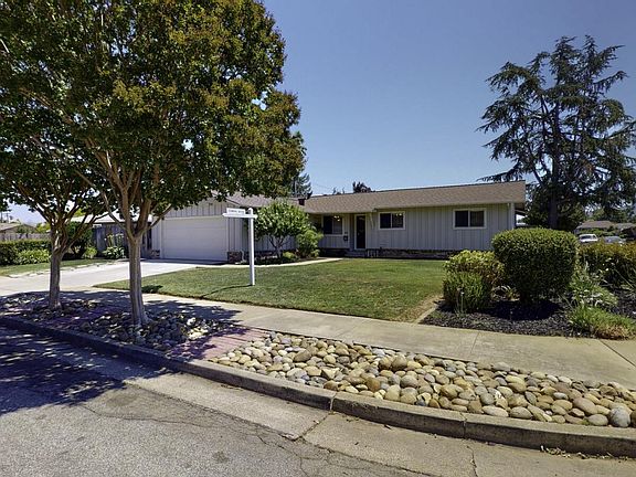 3rd image of 420 Sherwood Dr