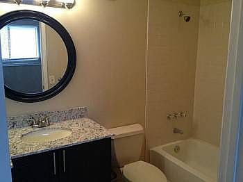 5th image of 223 Palm Cir E