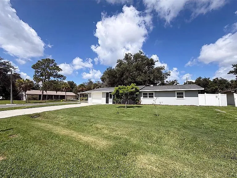 1817 Lori Ln W — Photo 9