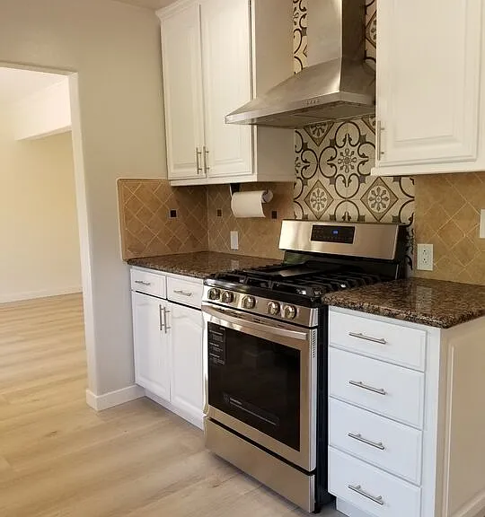 1745 Midvale Ave — Photo 13