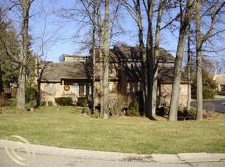 4510 Rolling Pine Ct, West Bloomfield, MI