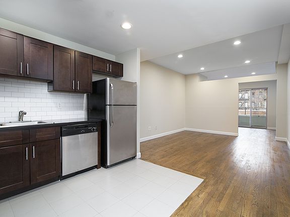 3rd image of 152 Ludlow St APT 3C