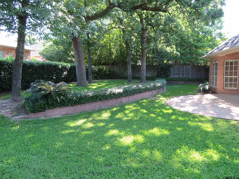 2908 Plymouth Cir — Photo 24
