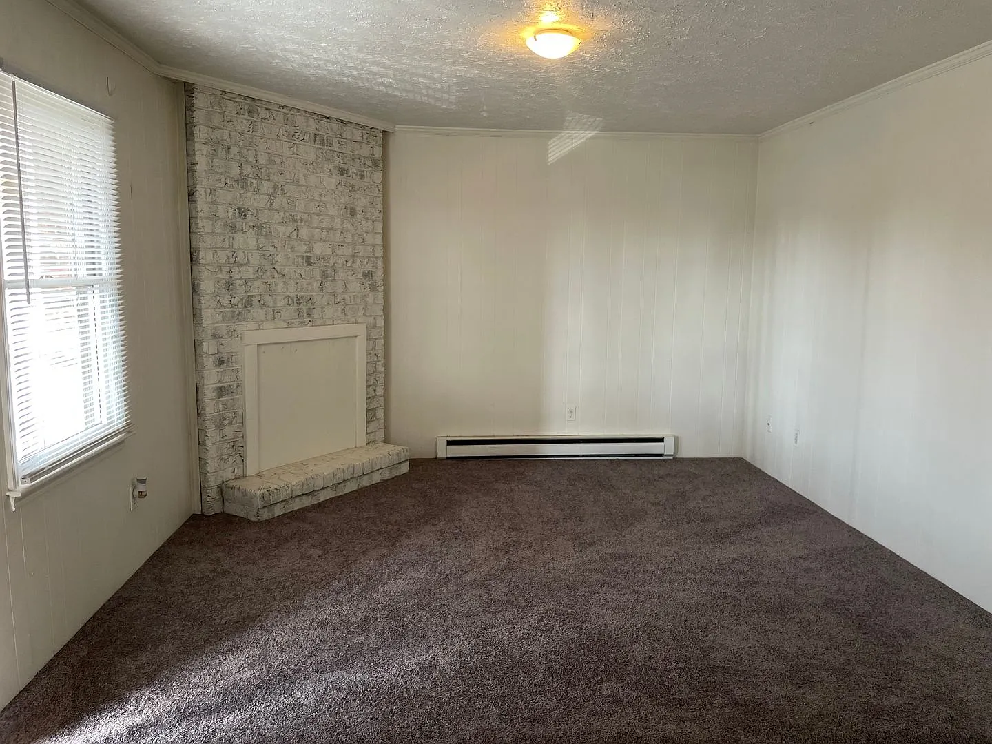 961-Chateaux Apartments-332-342 W. Ward St. — Photo 4