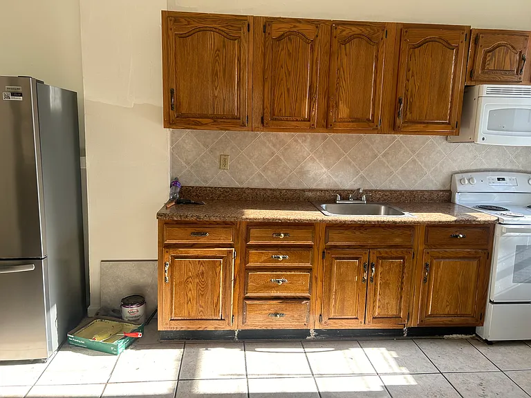 160 W Sandford Blvd #1R — Photo 4