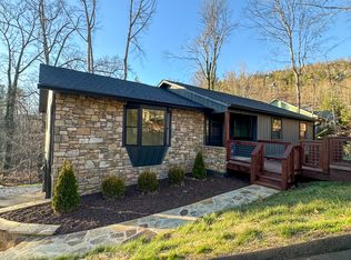 86 S Black Oak Dr, Asheville, NC 28804