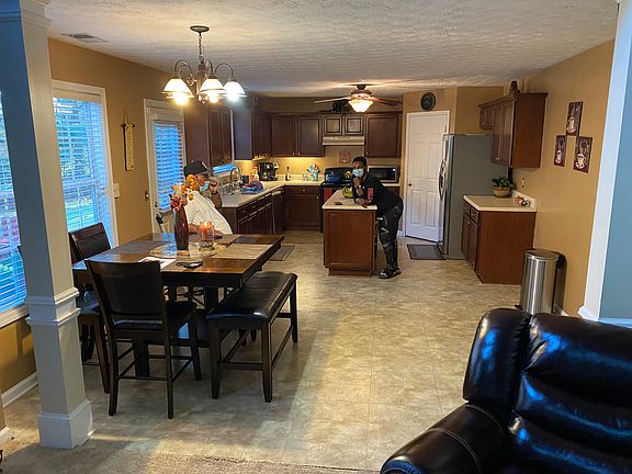 3rd image of 4004 Ambrose Ct