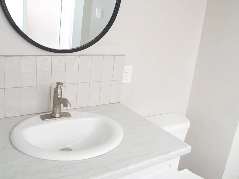 53 Manitoba St #MAIN — Photo 11