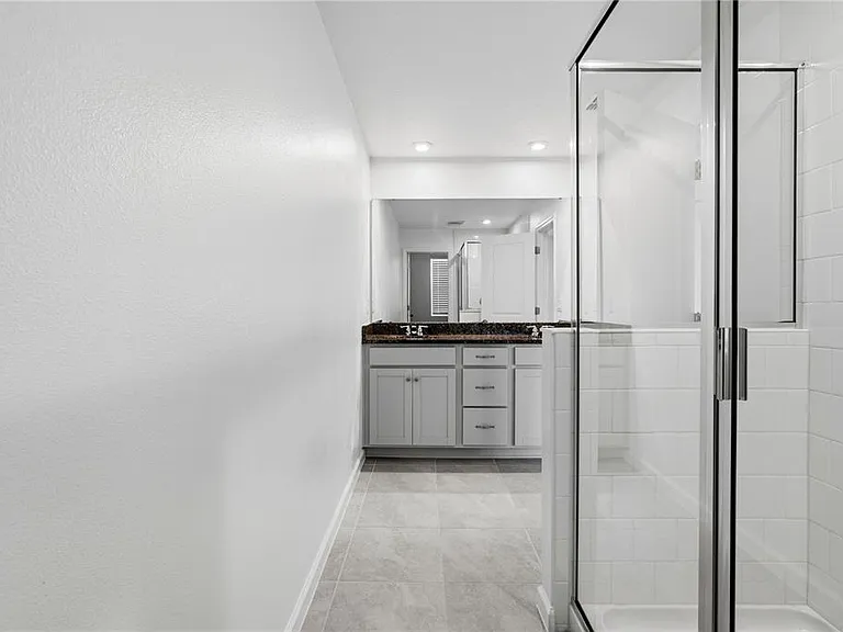 1124 Lakeshore Breeze Pl — Photo 16