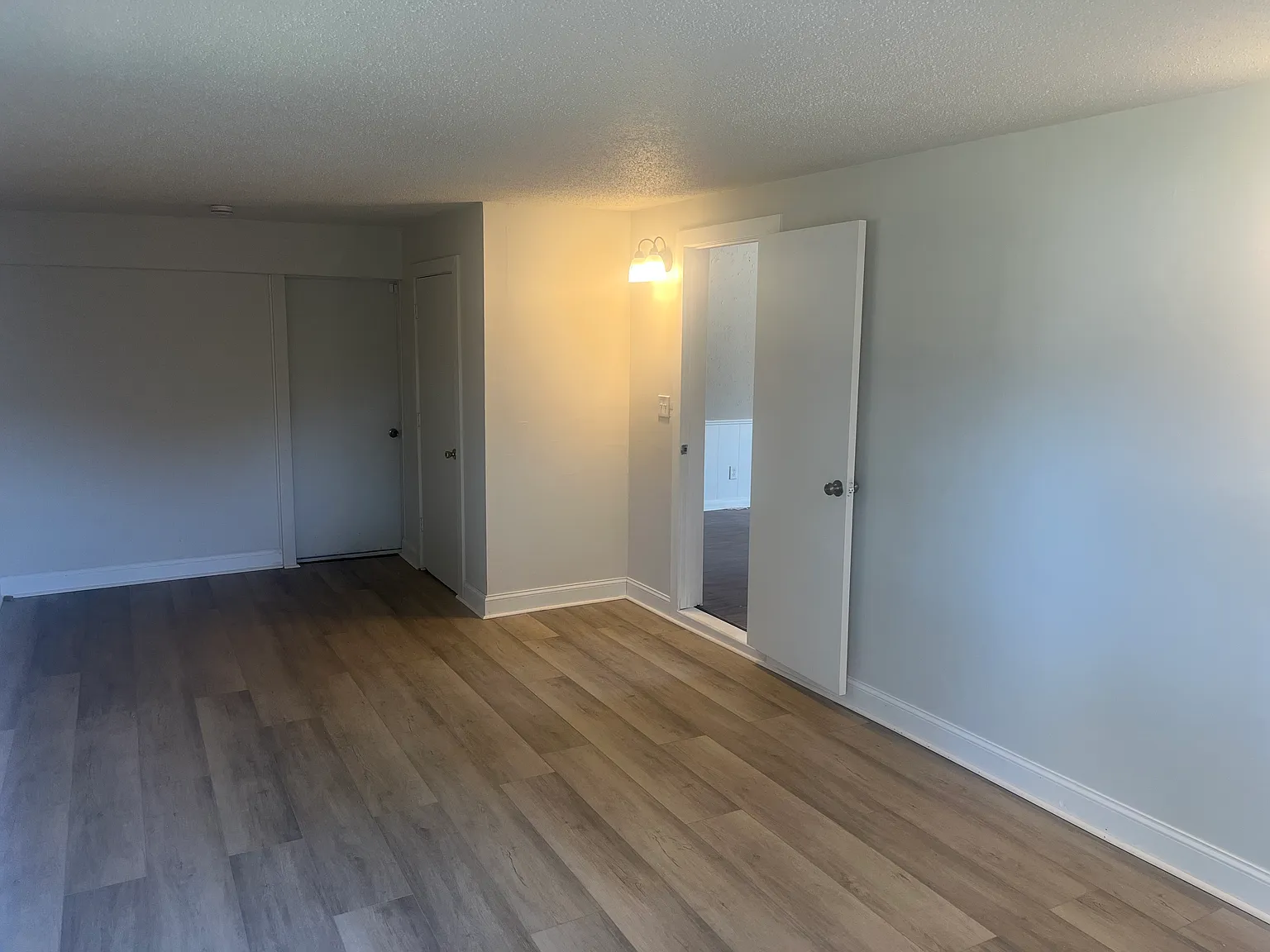 4 bed, 1800 sqft, $1,800 — Photo 2