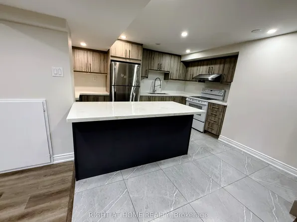 3419 Dovetail Mews, Mississauga, ON L5L 5E6