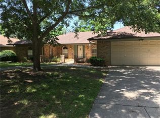 3212 Fox Hill Dr, Arlington, TX 76015