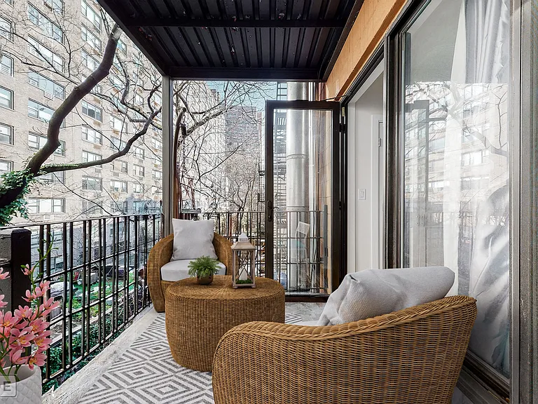415 E 78th St #2D — Photo 1