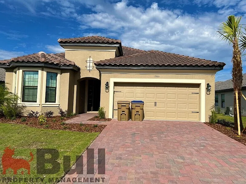 3 bed, 2.0 bath, 1800 sqft, $2,200 — Photo 3