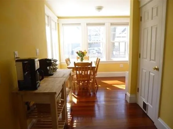 18 Aberdeen Rd, Somerville, MA