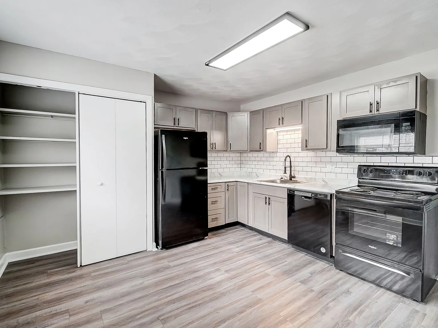 Hickory Creek Apartments — Photo 1