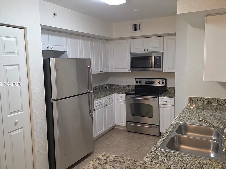6768 Heritage Grande #208 — Photo 8