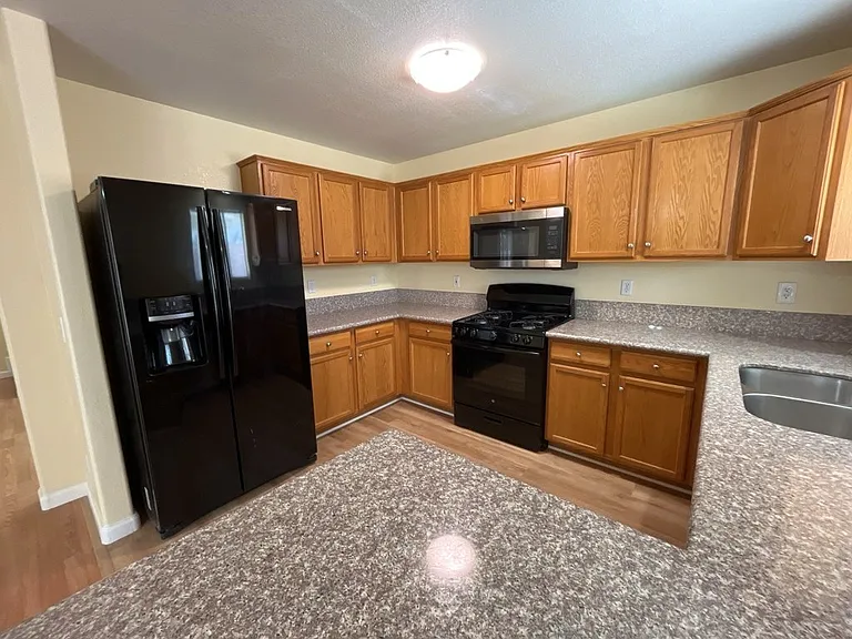 6045 Stone Hollow Ave — Photo 13