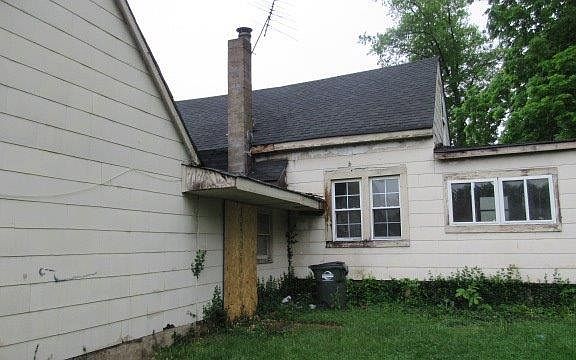 2nd image of 1727 Brentwood St