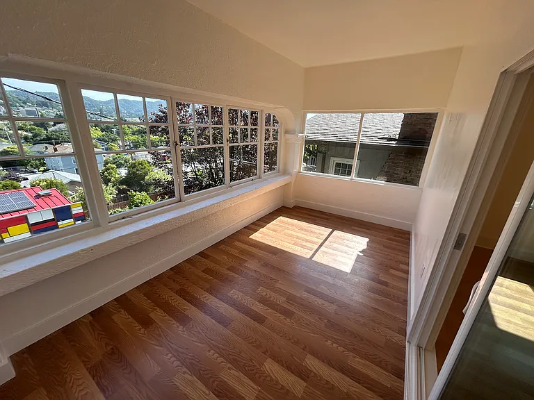 46 Martens Blvd — Photo 16