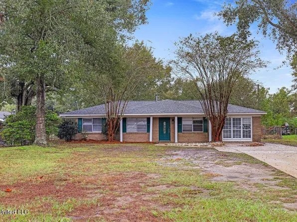 604 Spanish Acres Dr, Bay Saint Louis, MS 39520