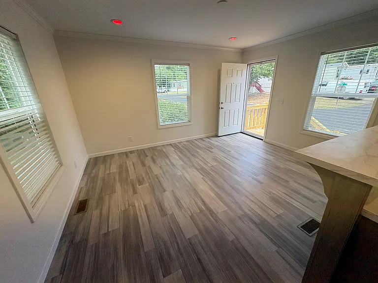 445 Five Oaks Cir — Photo 6