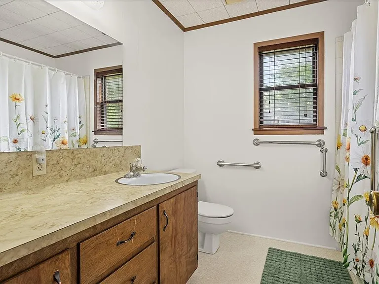 130 Elm St — Photo 12