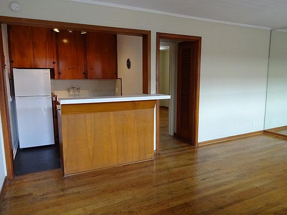 4th image of 3110 Greenbriar St APT 26