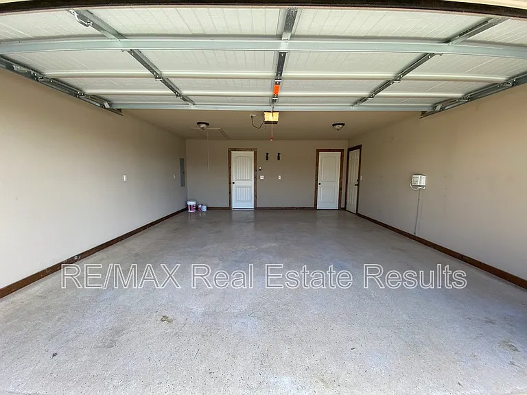 2411 S 11th Pl — Photo 17