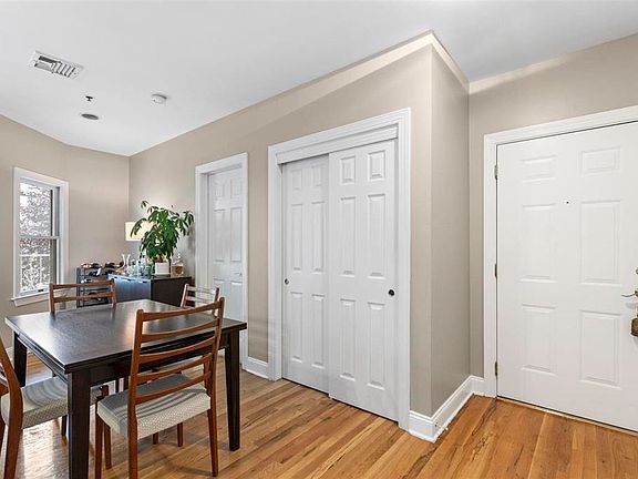 5th image of 215 Grand St APT 1f