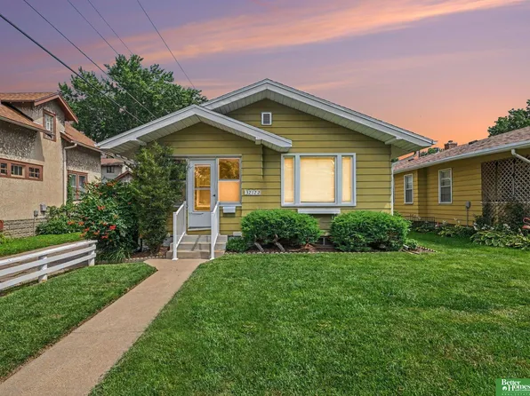 3212 Oak St, Omaha, NE 68105