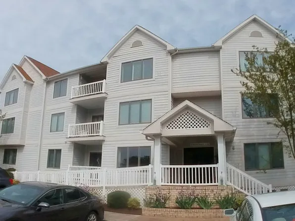 4 Harbor Watch Dr, Chesapeake, VA