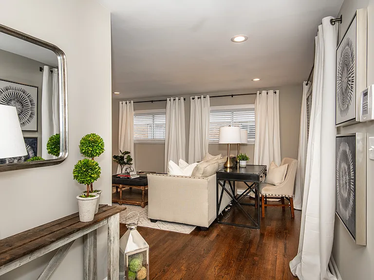 7809 Greenbriar Ln — Photo 8