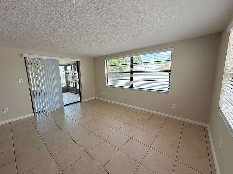 7421 Isle Dr — Photo 19