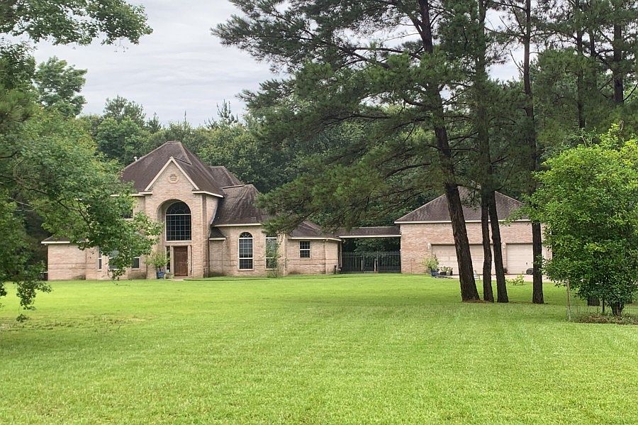 1st image of 23993 Mossy Oaks Dr