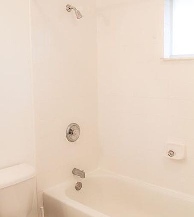 5th image of 2028 NE 167th St #2-3-152