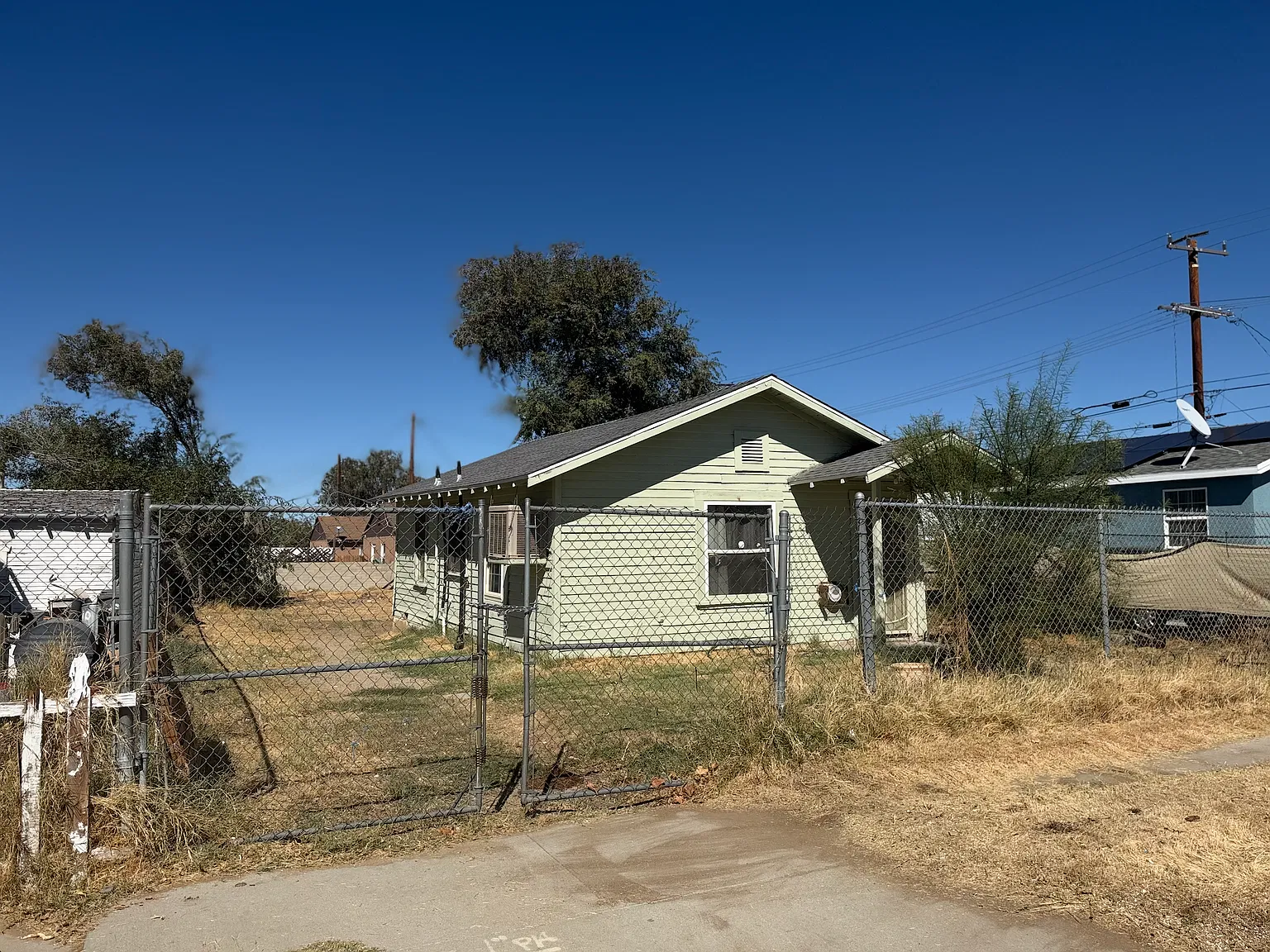 3 bed, 1000 sqft, $2,395 — Photo 2