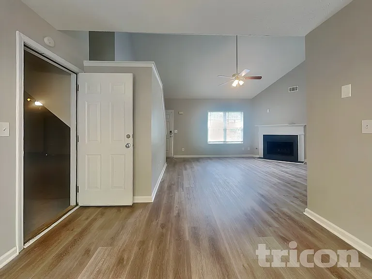 1206 Catalina Pkwy — Photo 4