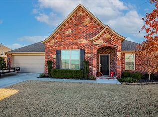 12901 Canopy Oaks Dr, Farmington, AR 72730