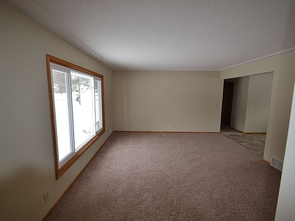 5th image of 4134 Hampshire Ave N