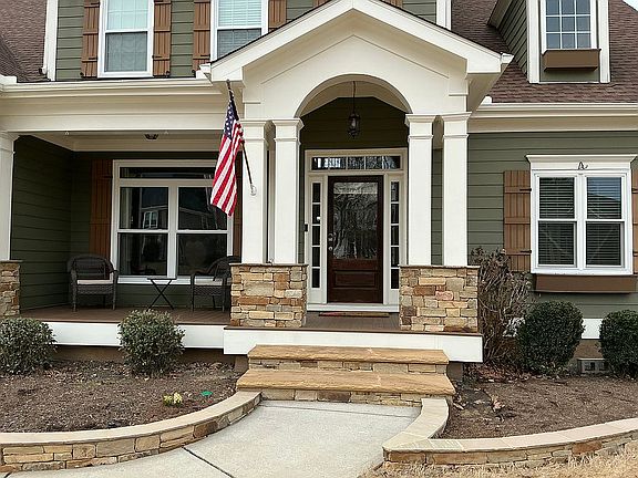 2nd image of 119 Eastlake Lndg