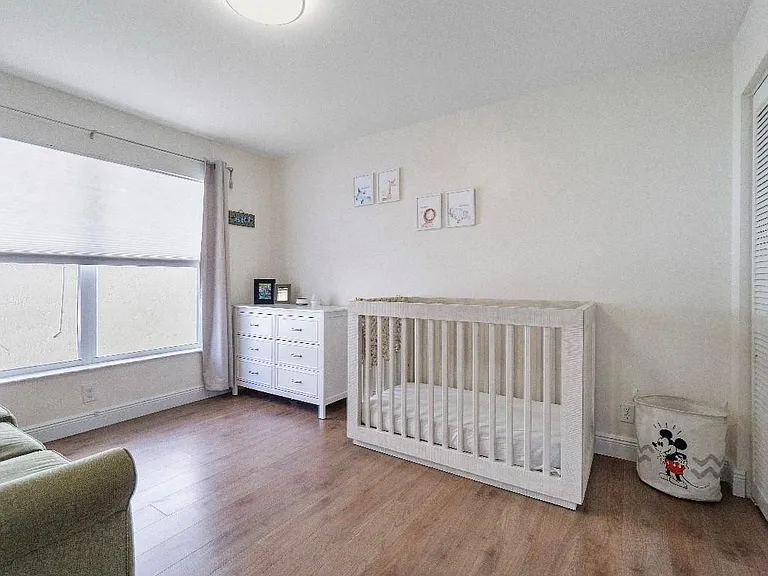 6165 NW 77th Pl — Photo 17